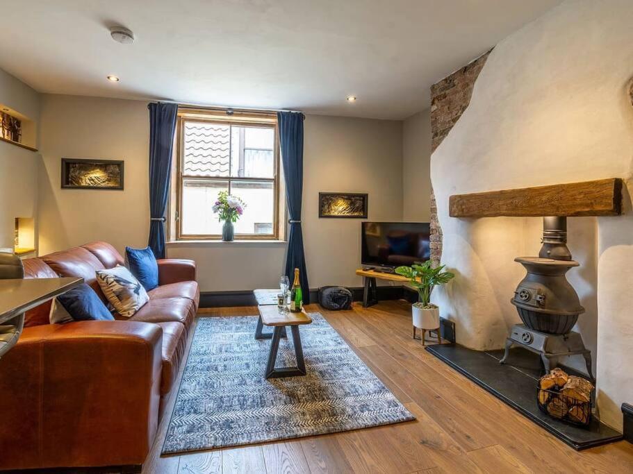 One Over Eight - Luxury One Bed Apartment Whitby Exterior foto